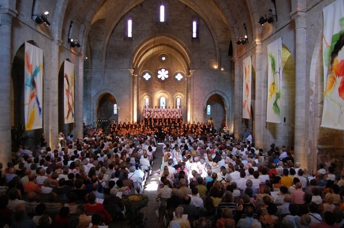 Jeune choeur de l'Abbaye de Sylvanès